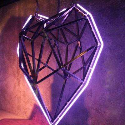 港股午评：恒指涨1.83% 科指涨1.41% 黄金股、生物医药股普涨 凯乐士科技首日涨超81%